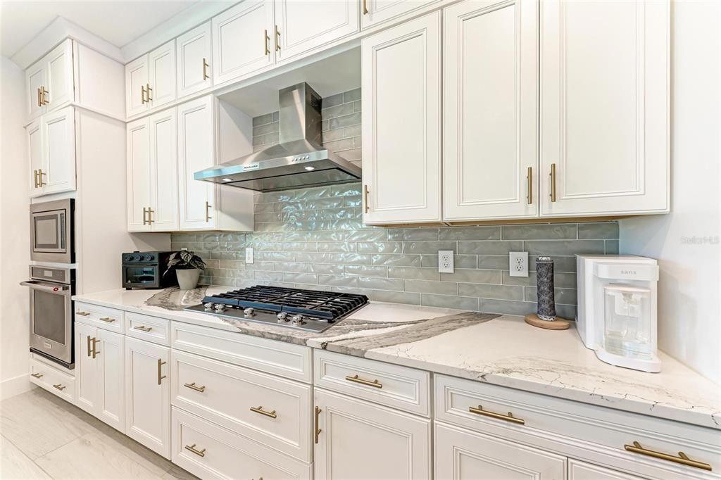 Activo con contrato: $659,900 (4 camas, 3 baños, 2549 Pies cuadrados)