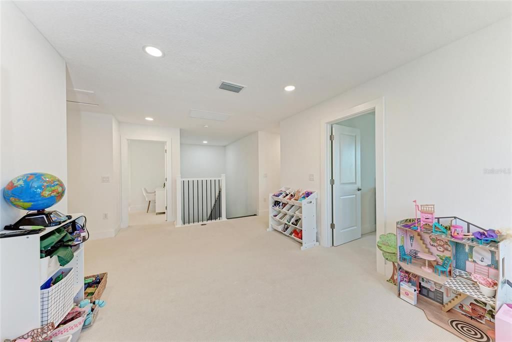 Activo con contrato: $659,900 (4 camas, 3 baños, 2549 Pies cuadrados)
