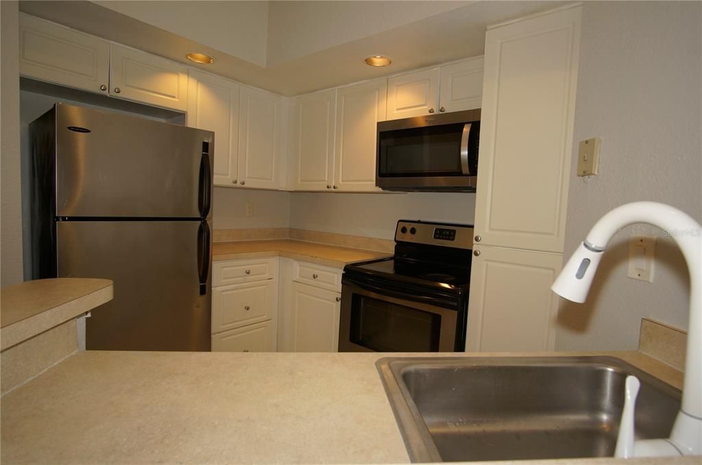 For Rent: $1,495 (2 beds, 2 baths, 1054 Square Feet)
