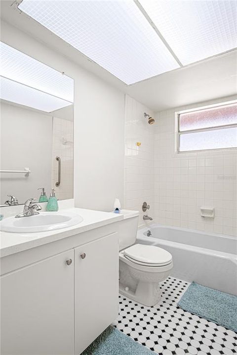 For Sale: $135,000 (2 beds, 2 baths, 1184 Square Feet)