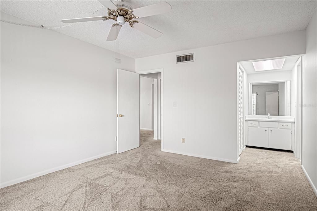 For Sale: $135,000 (2 beds, 2 baths, 1184 Square Feet)