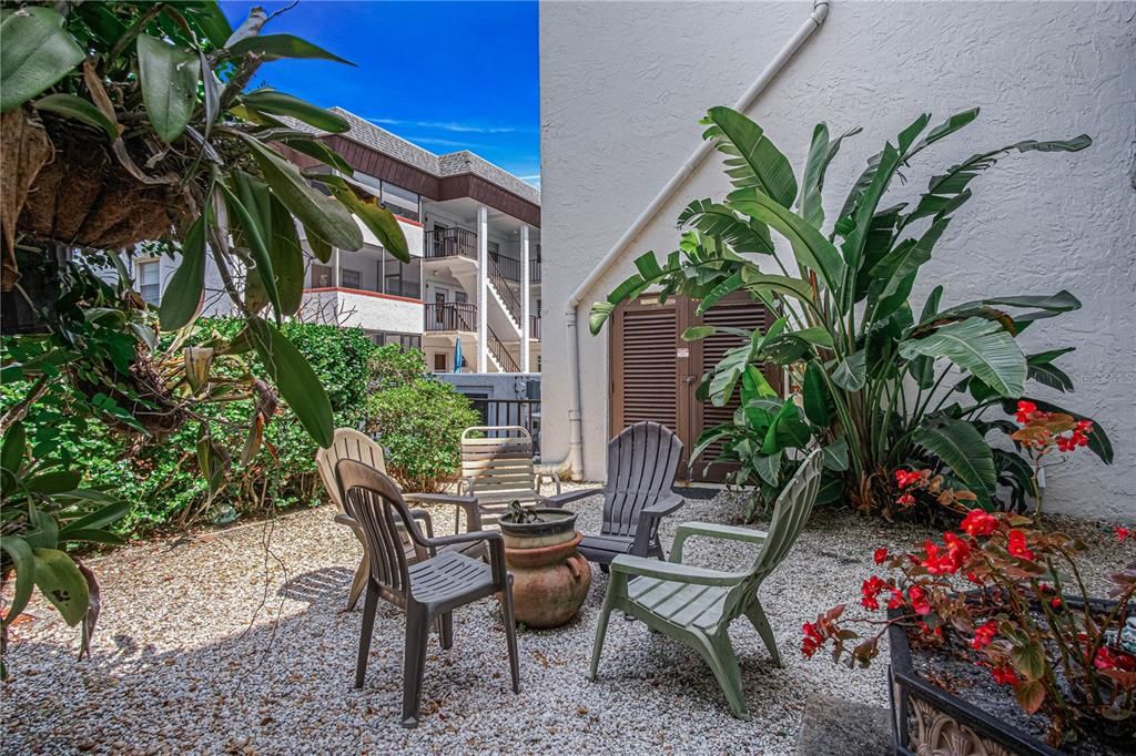 For Sale: $135,000 (2 beds, 2 baths, 1184 Square Feet)