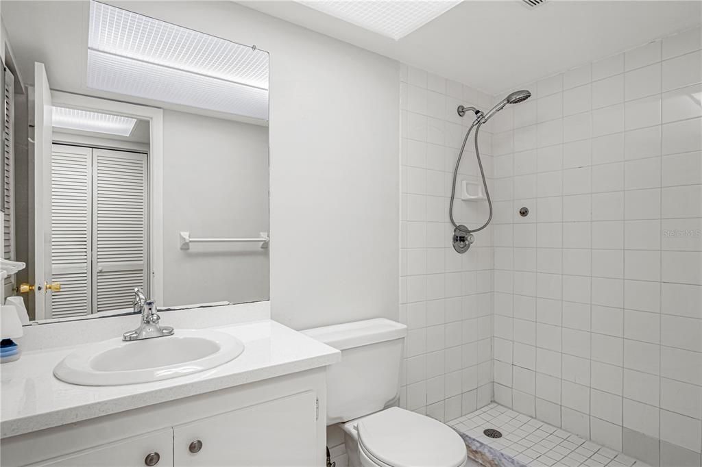 For Sale: $135,000 (2 beds, 2 baths, 1184 Square Feet)