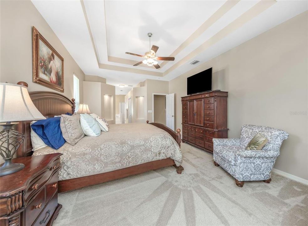 Activo con contrato: $830,000 (4 camas, 3 baños, 2610 Pies cuadrados)