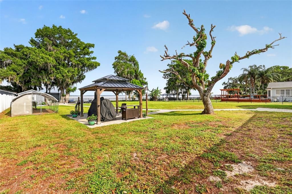For Sale: $1,100,000 (4 beds, 4 baths, 3388 Square Feet)
