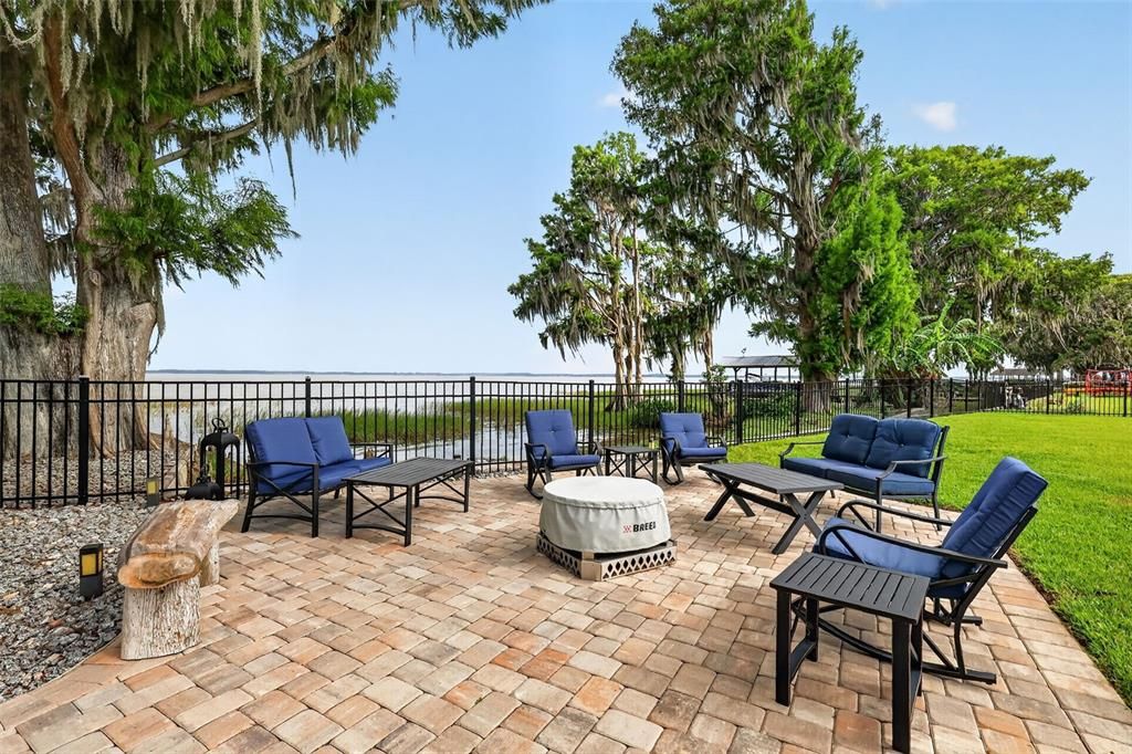 For Sale: $1,100,000 (4 beds, 4 baths, 3388 Square Feet)
