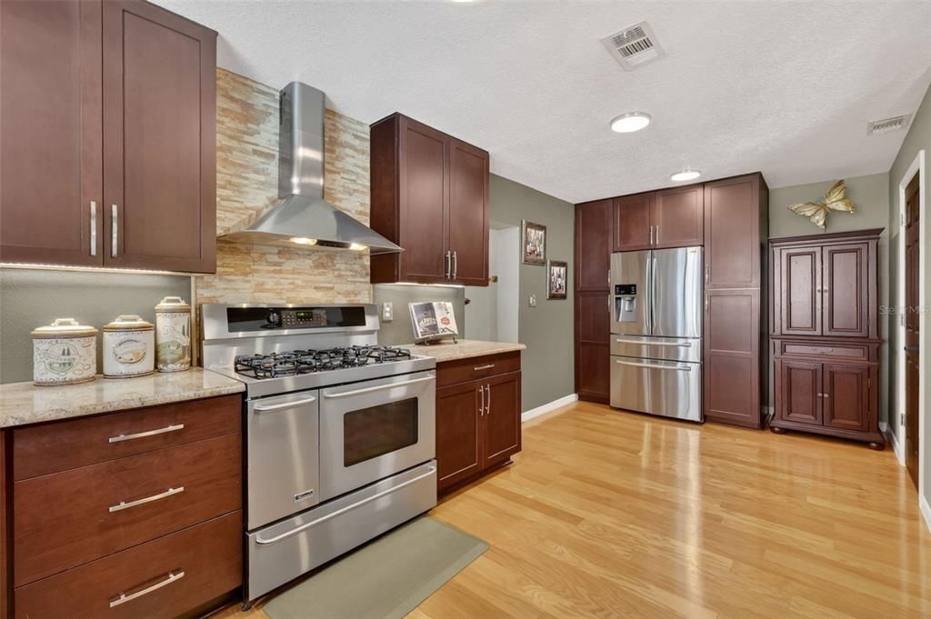For Sale: $1,100,000 (4 beds, 4 baths, 3388 Square Feet)