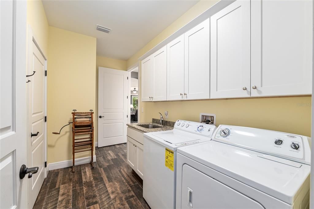 En Venta: $999,999 (3 camas, 2 baños, 1666 Pies cuadrados)
