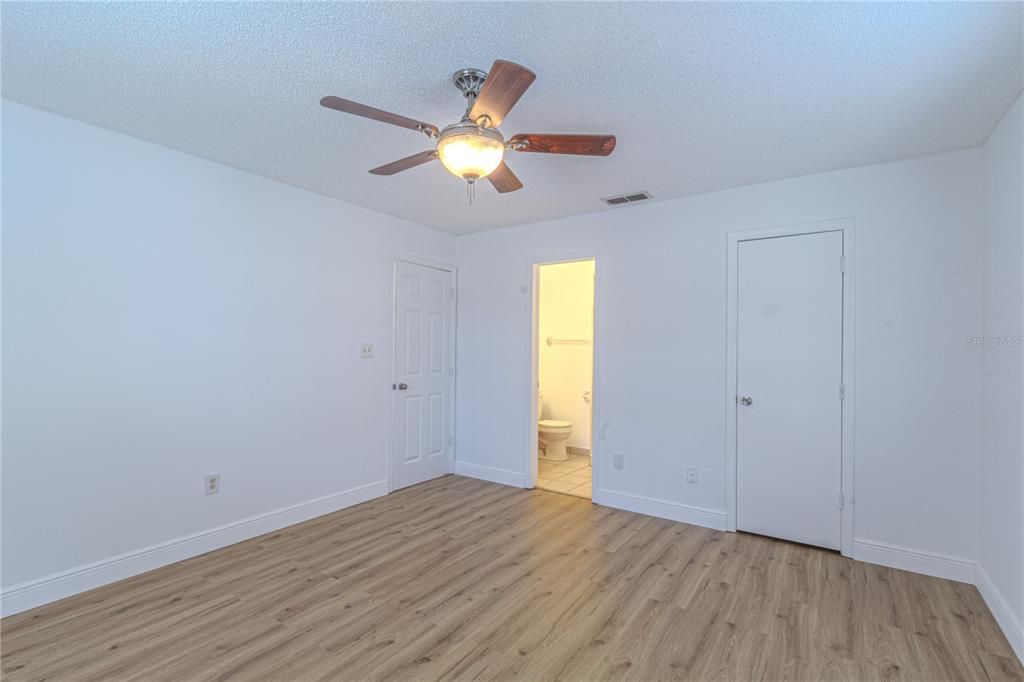 En Venta: $499,900 (4 camas, 2 baños, 2668 Pies cuadrados)