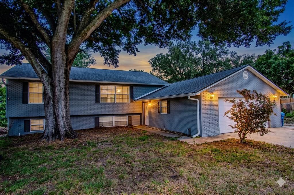 En Venta: $499,900 (4 camas, 2 baños, 2668 Pies cuadrados)