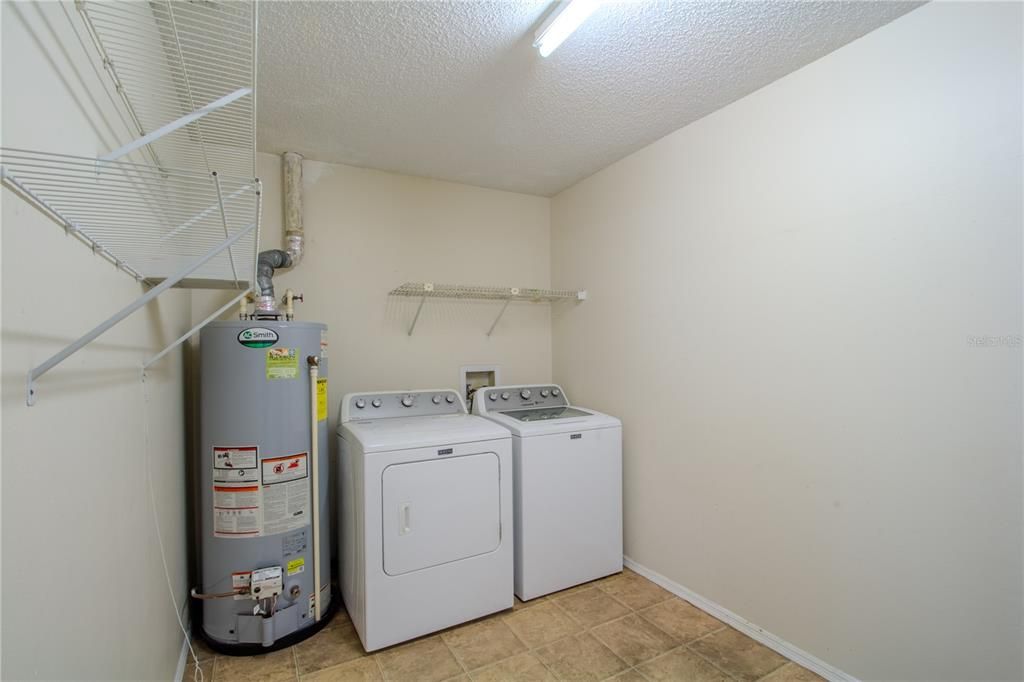 En Venta: $499,900 (4 camas, 2 baños, 2668 Pies cuadrados)