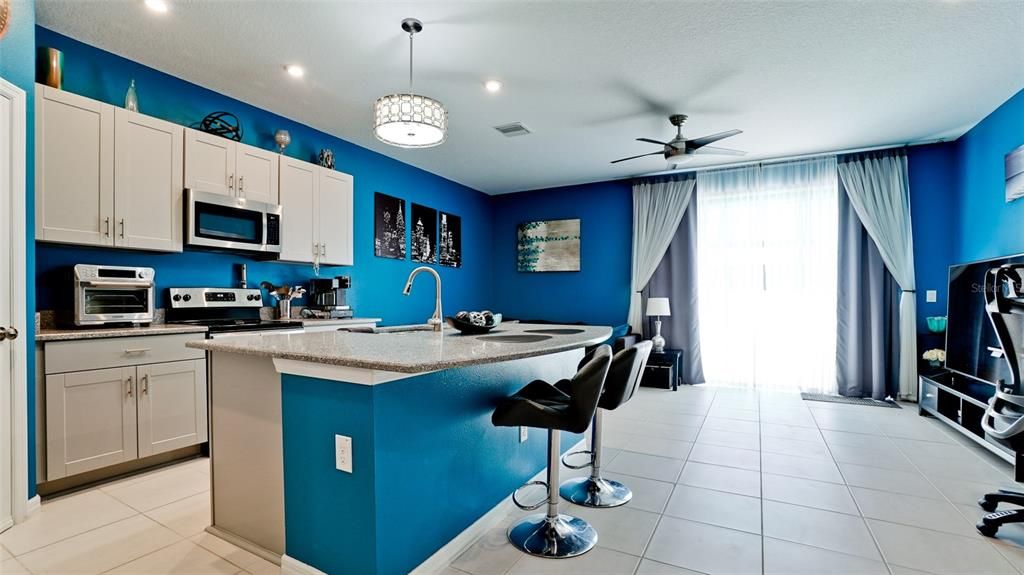 Active With Contract: $239,000 (3 beds, 2 baths, 1407 Square Feet)