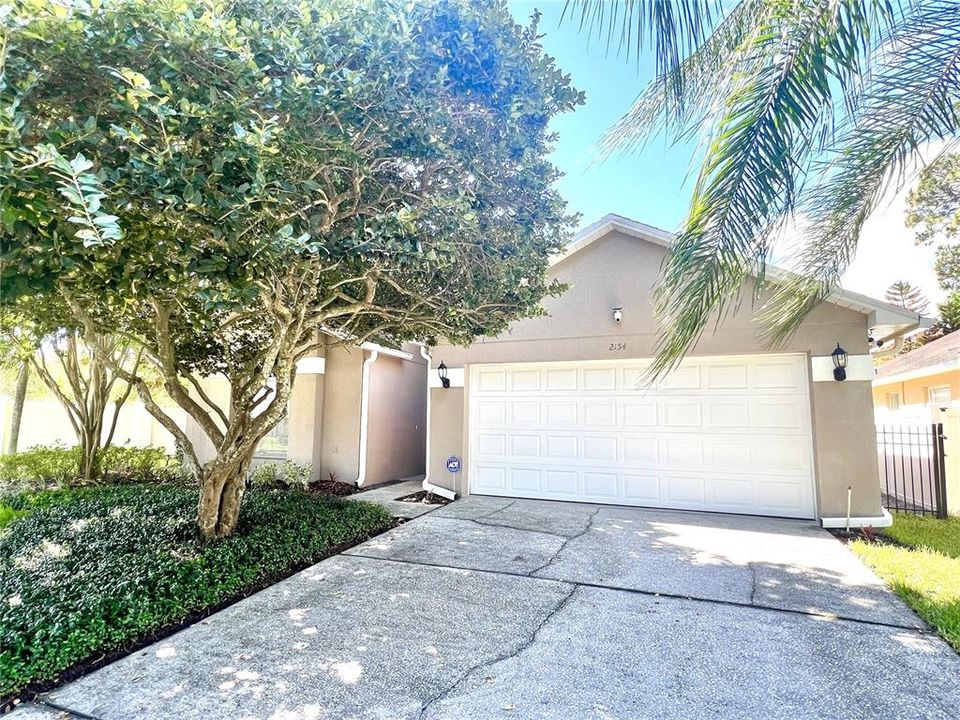 Active With Contract: $420,000 (3 beds, 2 baths, 1642 Square Feet)