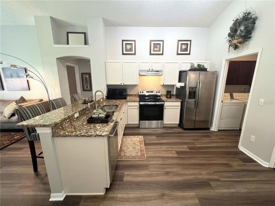 Active With Contract: $420,000 (3 beds, 2 baths, 1642 Square Feet)