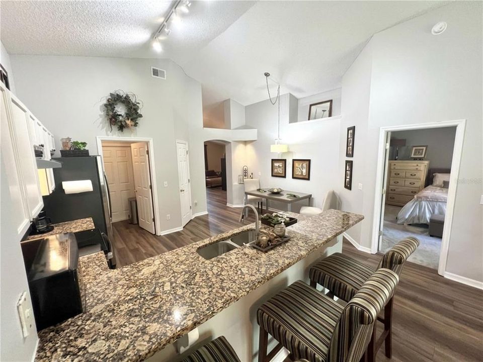 Active With Contract: $420,000 (3 beds, 2 baths, 1642 Square Feet)