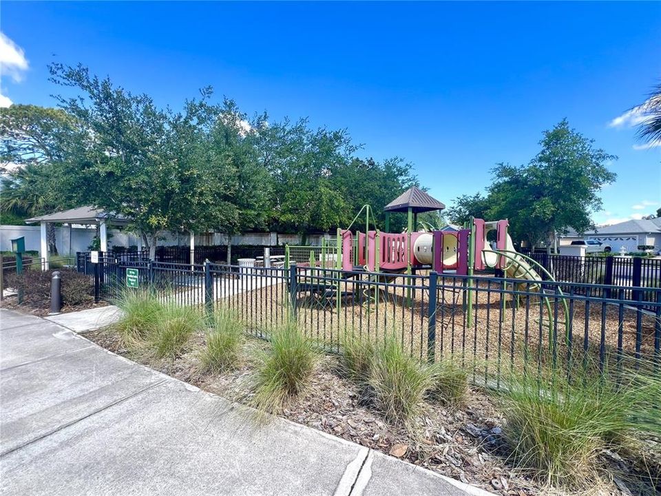 Active With Contract: $420,000 (3 beds, 2 baths, 1642 Square Feet)