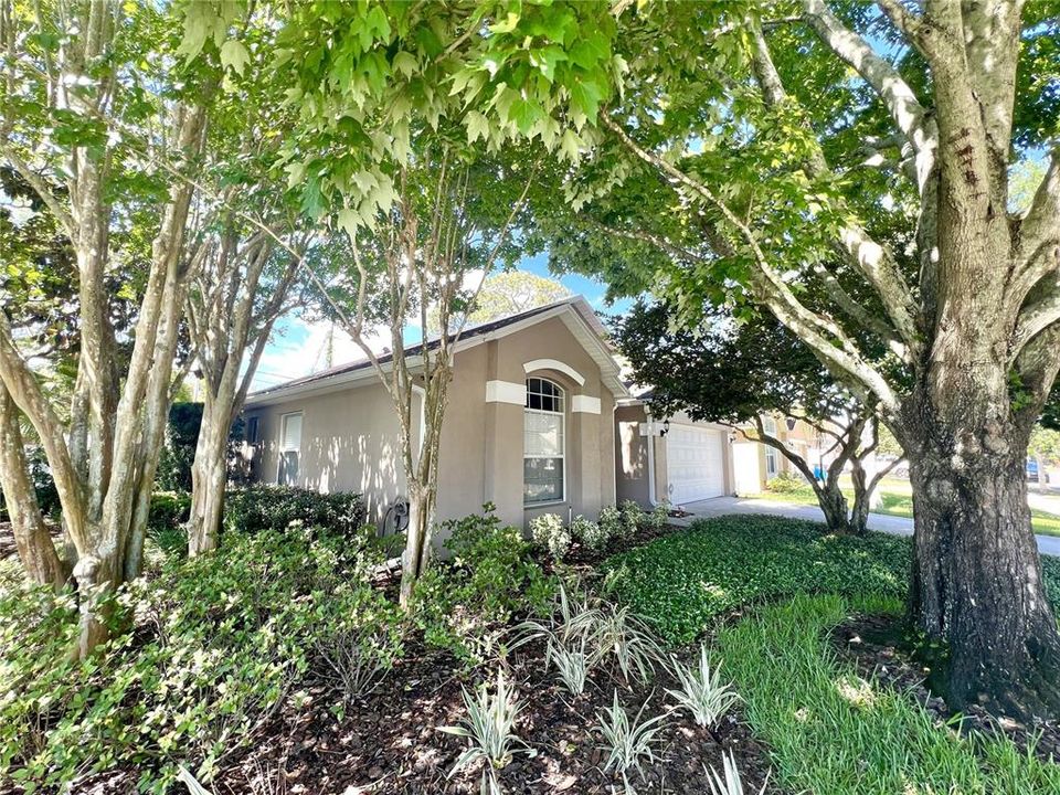 Active With Contract: $420,000 (3 beds, 2 baths, 1642 Square Feet)
