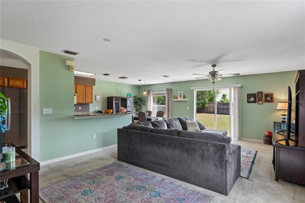 For Sale: $369,000 (4 beds, 2 baths, 1741 Square Feet)