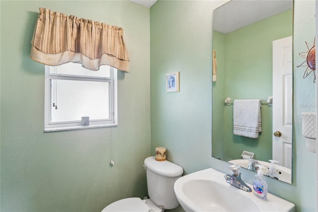 For Sale: $369,000 (4 beds, 2 baths, 1741 Square Feet)