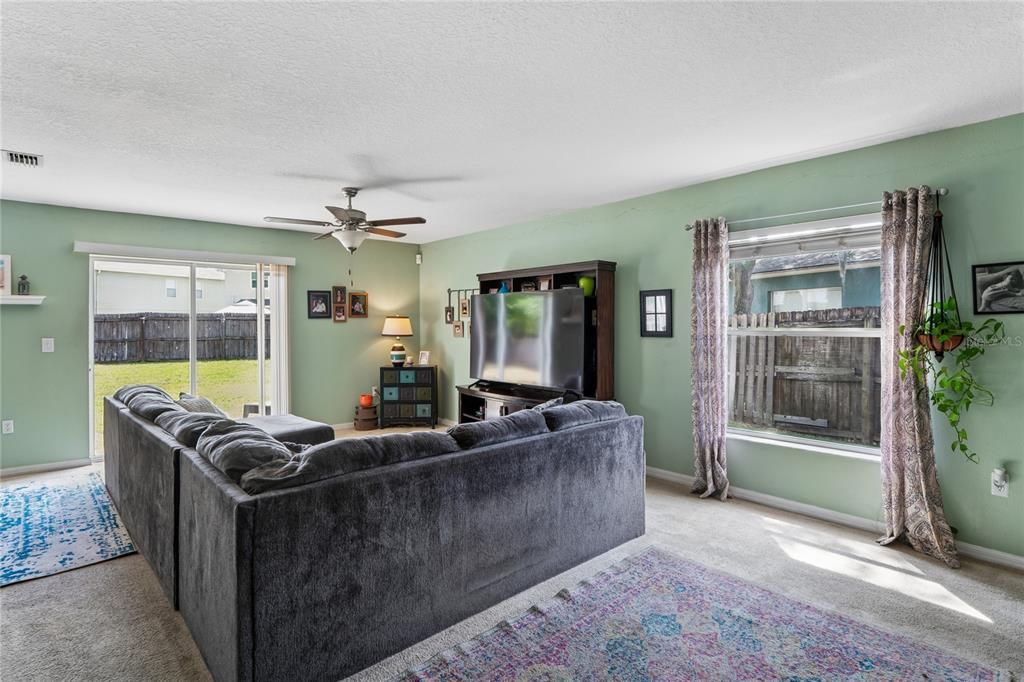 For Sale: $369,000 (4 beds, 2 baths, 1741 Square Feet)