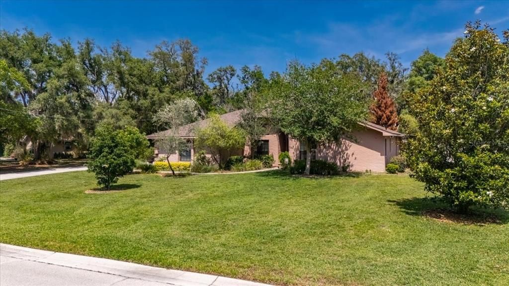 Activo con contrato: $665,000 (4 camas, 3 baños, 2766 Pies cuadrados)