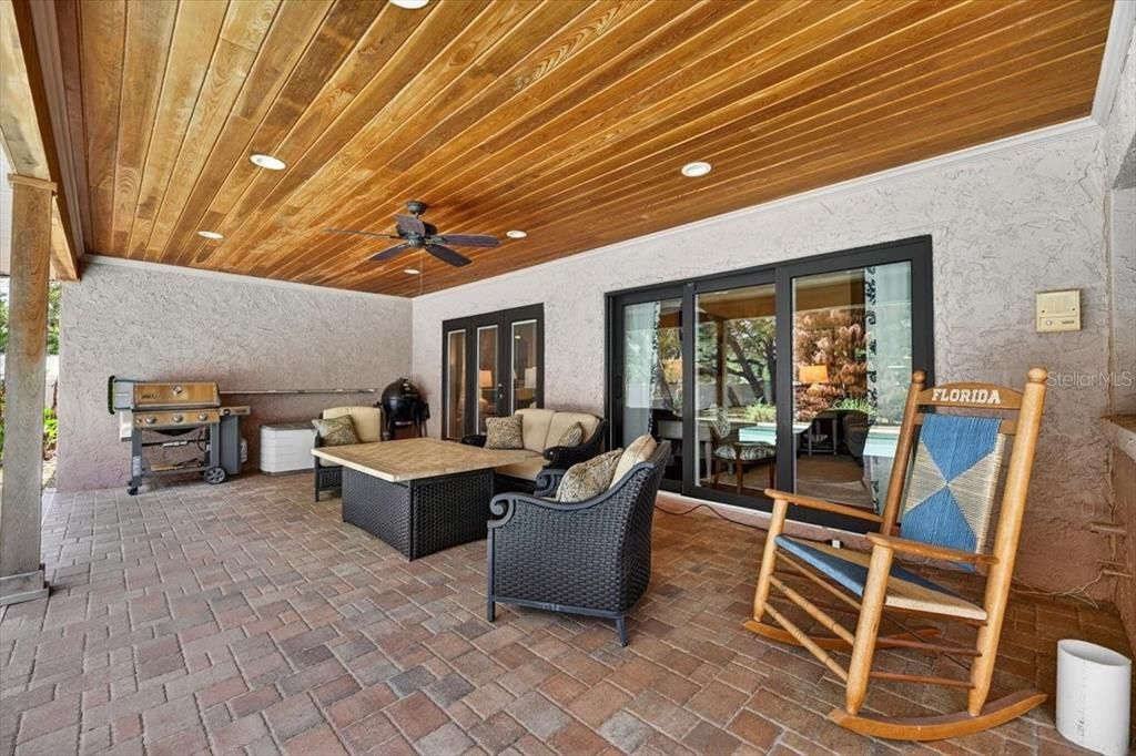 Activo con contrato: $665,000 (4 camas, 3 baños, 2766 Pies cuadrados)