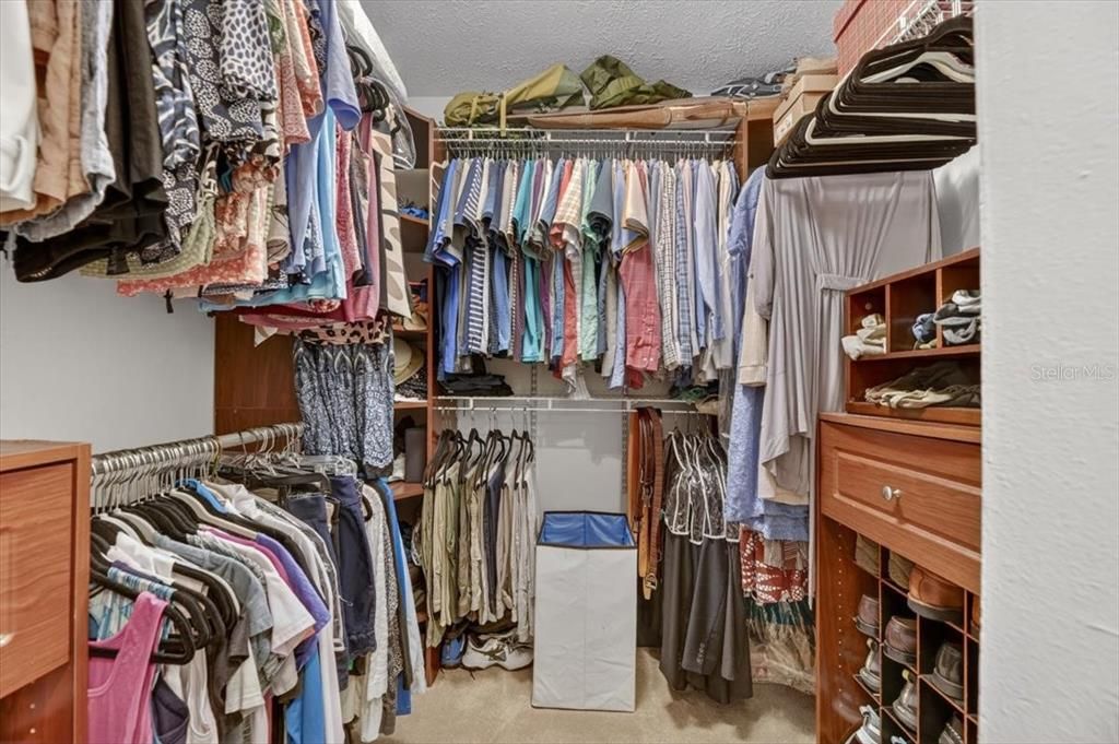 Activo con contrato: $665,000 (4 camas, 3 baños, 2766 Pies cuadrados)