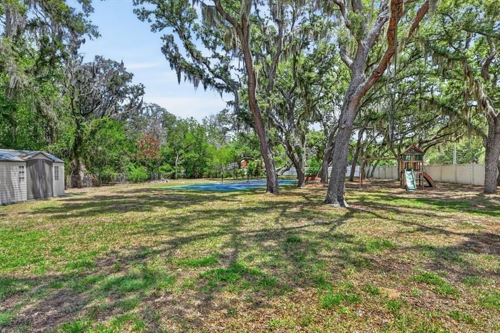 Activo con contrato: $665,000 (4 camas, 3 baños, 2766 Pies cuadrados)