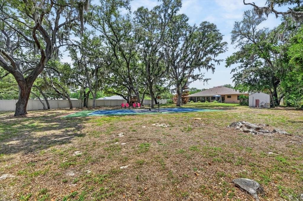 Activo con contrato: $665,000 (4 camas, 3 baños, 2766 Pies cuadrados)