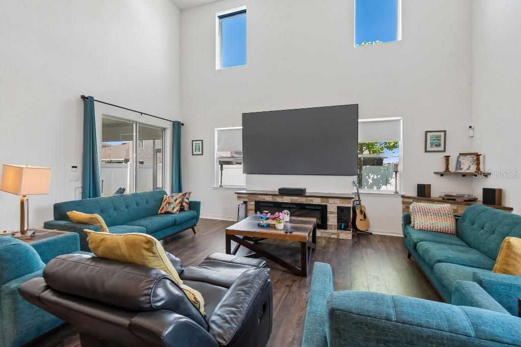 En Venta: $574,999 (5 camas, 3 baños, 3222 Pies cuadrados)