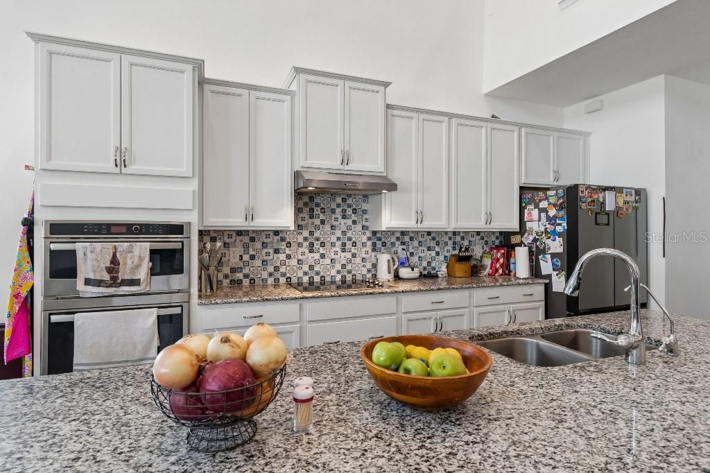 En Venta: $574,999 (5 camas, 3 baños, 3222 Pies cuadrados)