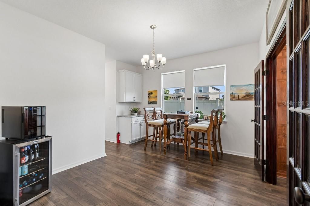 En Venta: $574,999 (5 camas, 3 baños, 3222 Pies cuadrados)