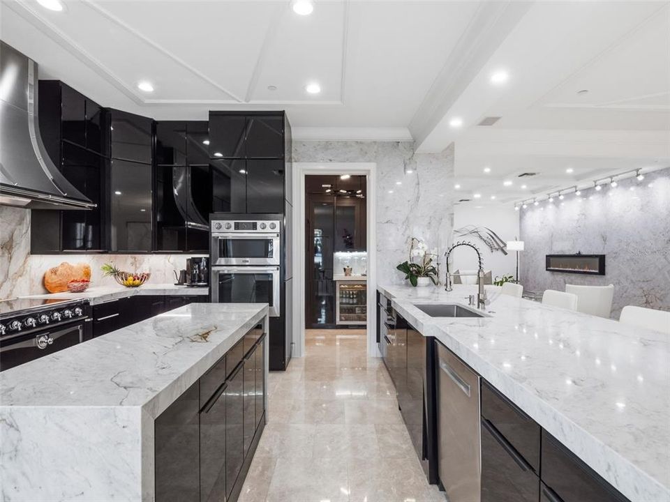 En Venta: $2,100,000 (3 camas, 3 baños, 3081 Pies cuadrados)