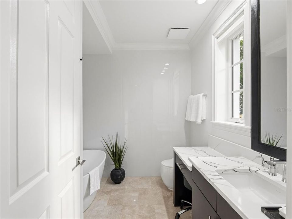 En Venta: $2,100,000 (3 camas, 3 baños, 3081 Pies cuadrados)