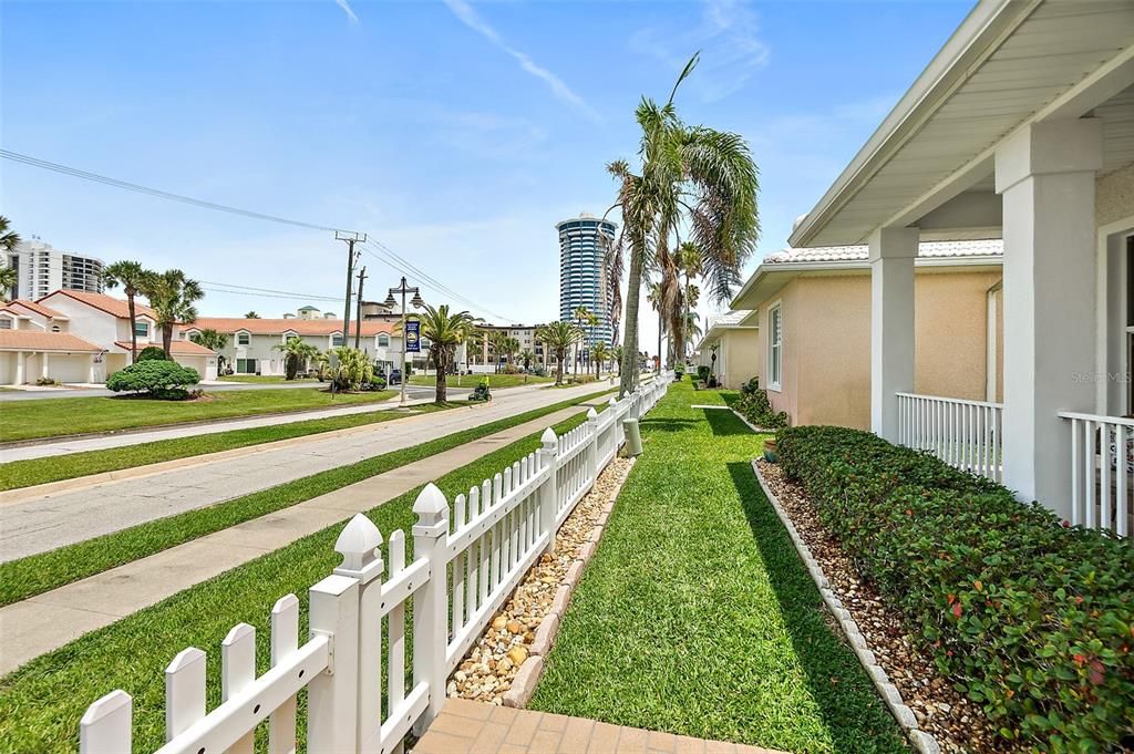 Activo con contrato: $549,900 (3 camas, 2 baños, 1793 Pies cuadrados)
