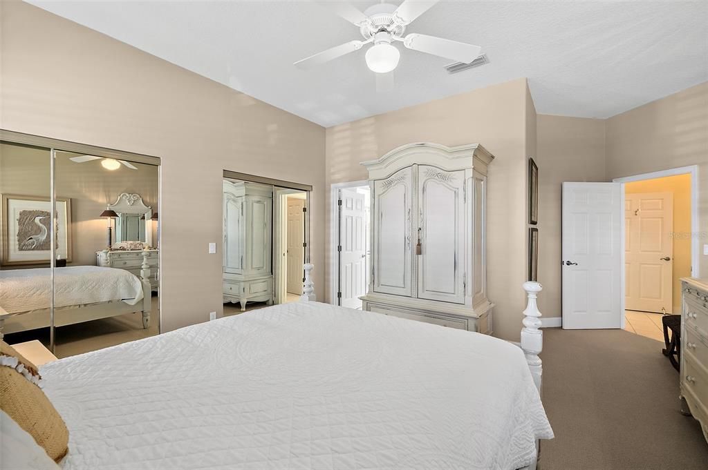 Activo con contrato: $549,900 (3 camas, 2 baños, 1793 Pies cuadrados)