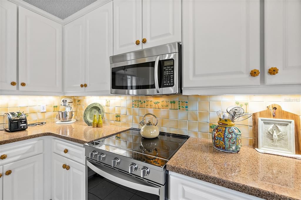 Activo con contrato: $549,900 (3 camas, 2 baños, 1793 Pies cuadrados)