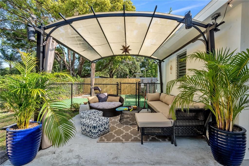 Active With Contract: $360,000 (3 beds, 2 baths, 1133 Square Feet)