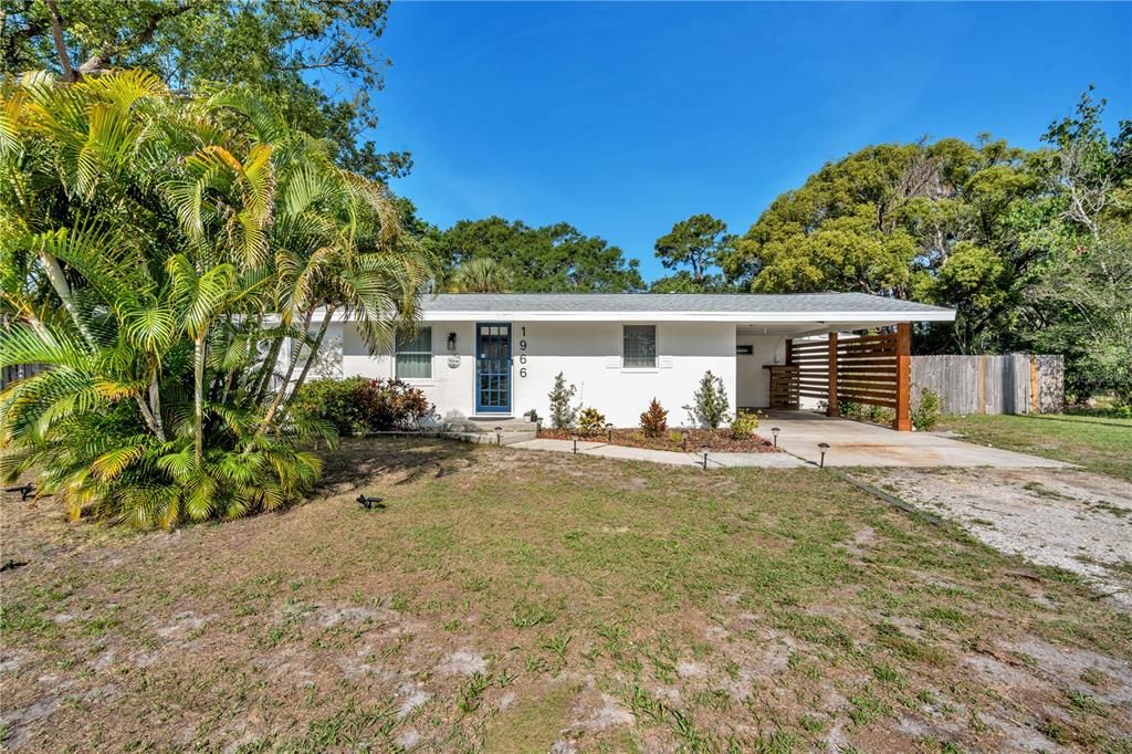 Active With Contract: $360,000 (3 beds, 2 baths, 1133 Square Feet)