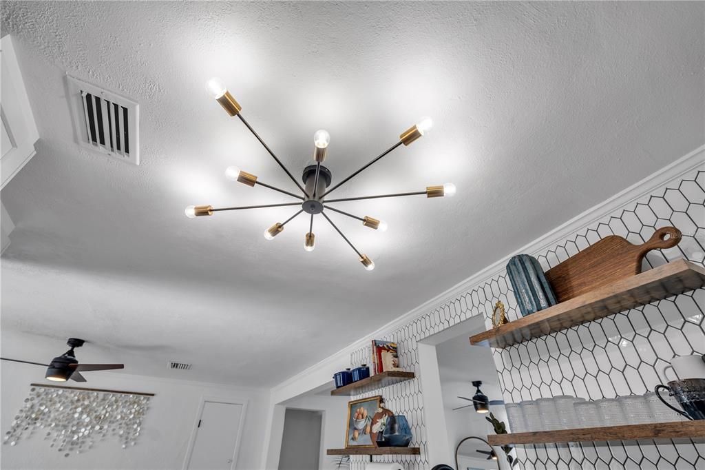 Active With Contract: $360,000 (3 beds, 2 baths, 1133 Square Feet)