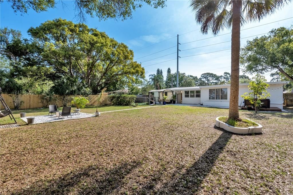 Active With Contract: $360,000 (3 beds, 2 baths, 1133 Square Feet)