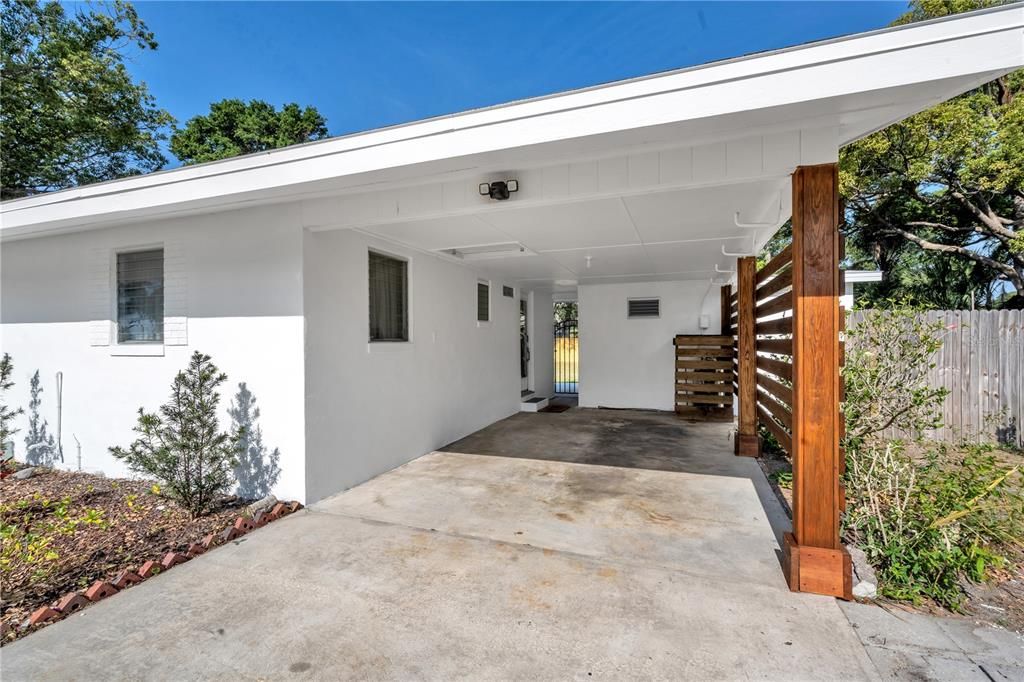 Active With Contract: $360,000 (3 beds, 2 baths, 1133 Square Feet)