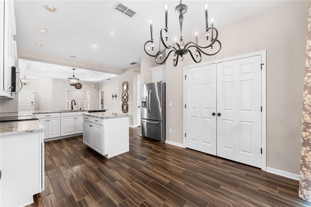 For Sale: $365,000 (2 beds, 2 baths, 1645 Square Feet)
