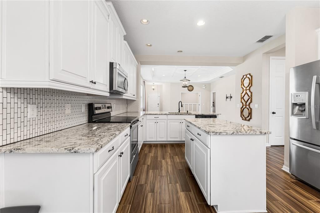 For Sale: $365,000 (2 beds, 2 baths, 1645 Square Feet)