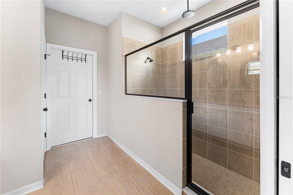 For Sale: $365,000 (2 beds, 2 baths, 1645 Square Feet)