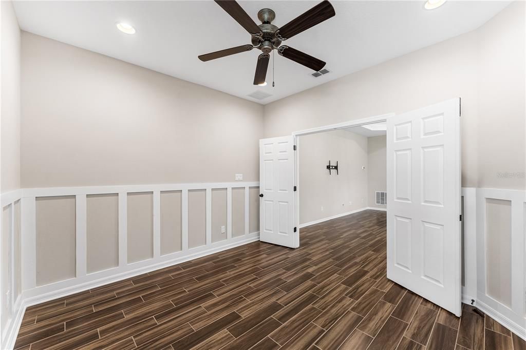 For Sale: $365,000 (2 beds, 2 baths, 1645 Square Feet)