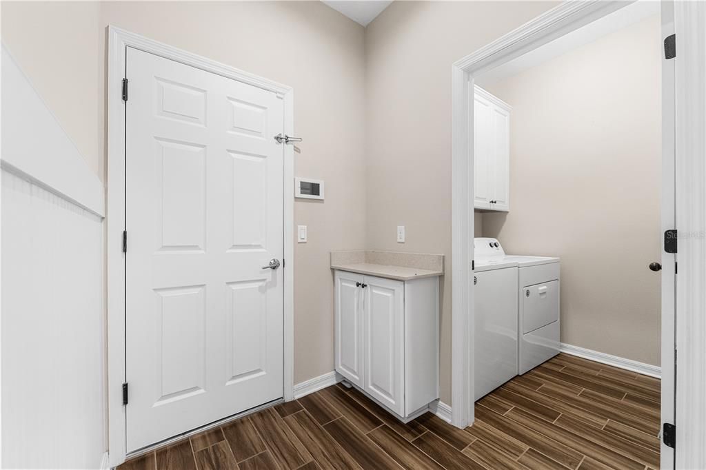 For Sale: $365,000 (2 beds, 2 baths, 1645 Square Feet)