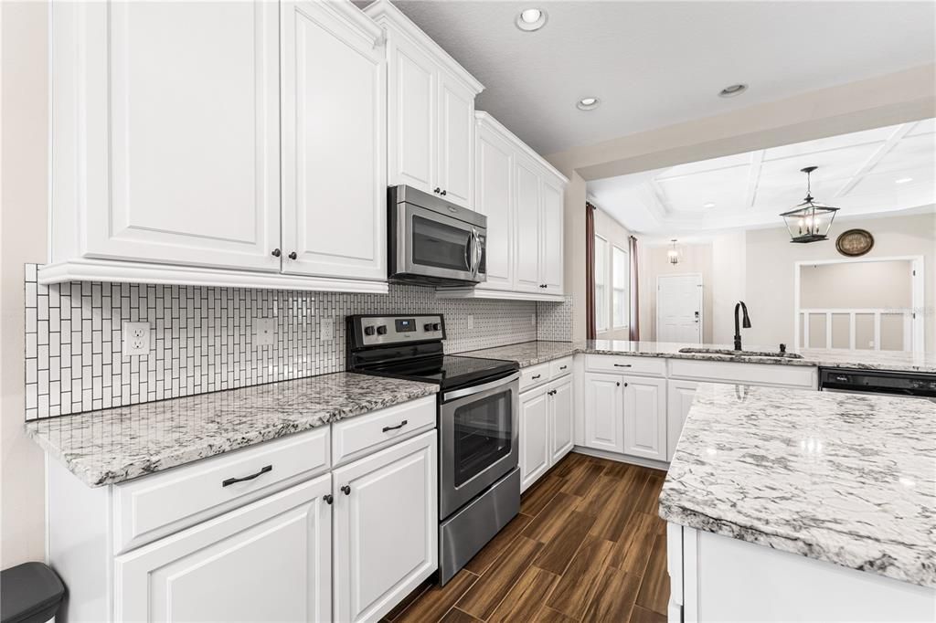 For Sale: $365,000 (2 beds, 2 baths, 1645 Square Feet)