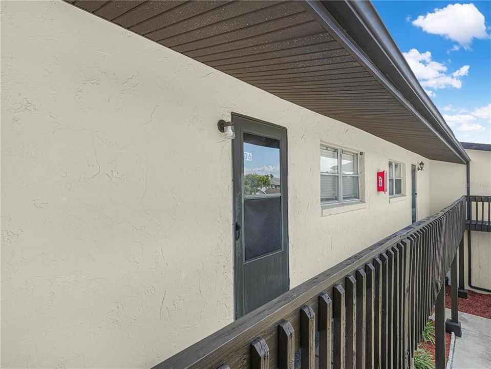 На продажу: $125,000 (2 спален, 1 ванн, 840 Квадратных фут)