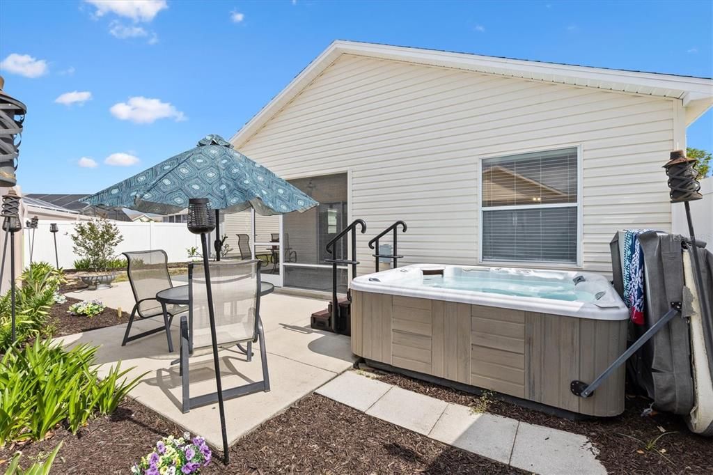 Active With Contract: $378,000 (3 beds, 2 baths, 1397 Square Feet)